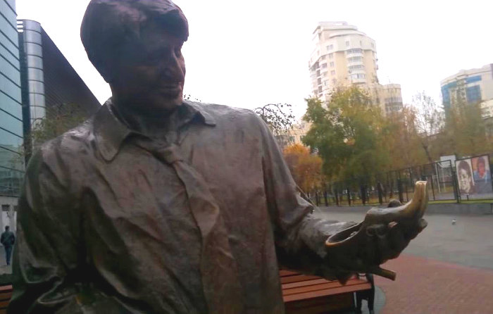 Памятник Гене Букину в Екатеринбурге