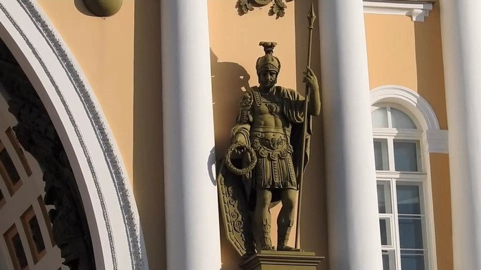 Арка главного штаба в Санкт-Петербурге